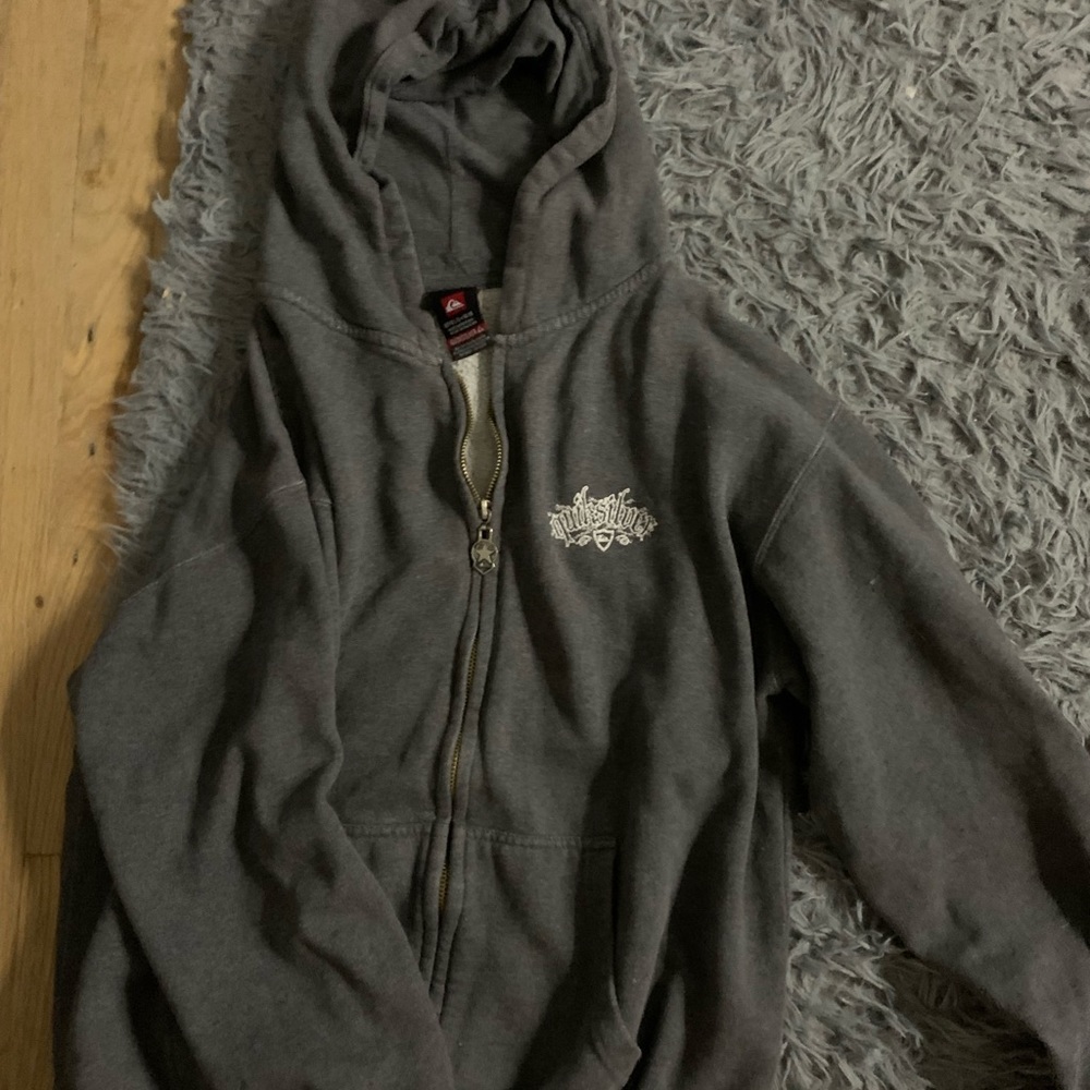 Gray sweatshirt